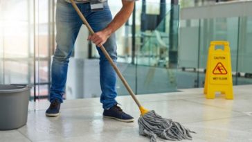 Usa la limpieza en un momento para reflexionar y poner orden en tu mente